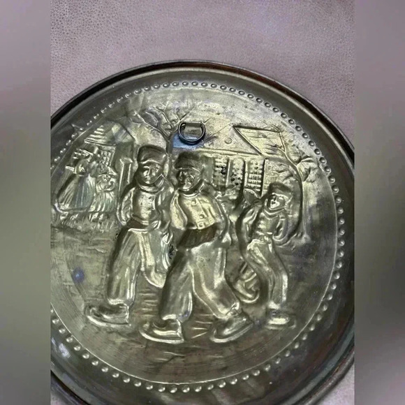 Vintage Brass Tin Gold Wall Decorative Plates Lightweight - Picture 8 of 11